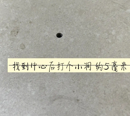 巫山瓷砖空鼓维修公司专业解答在瓷砖铺贴过程中，如果砂料搅拌不均匀，将会带来以下问题