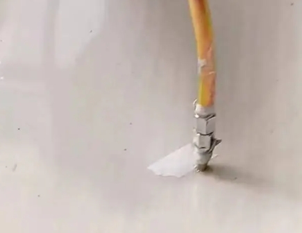 巫山瓷砖空鼓维修公司专业解答在瓷砖铺贴过程中，如果使用的砂料过粗（如全部使用了粗砂），可能会导致以下问题